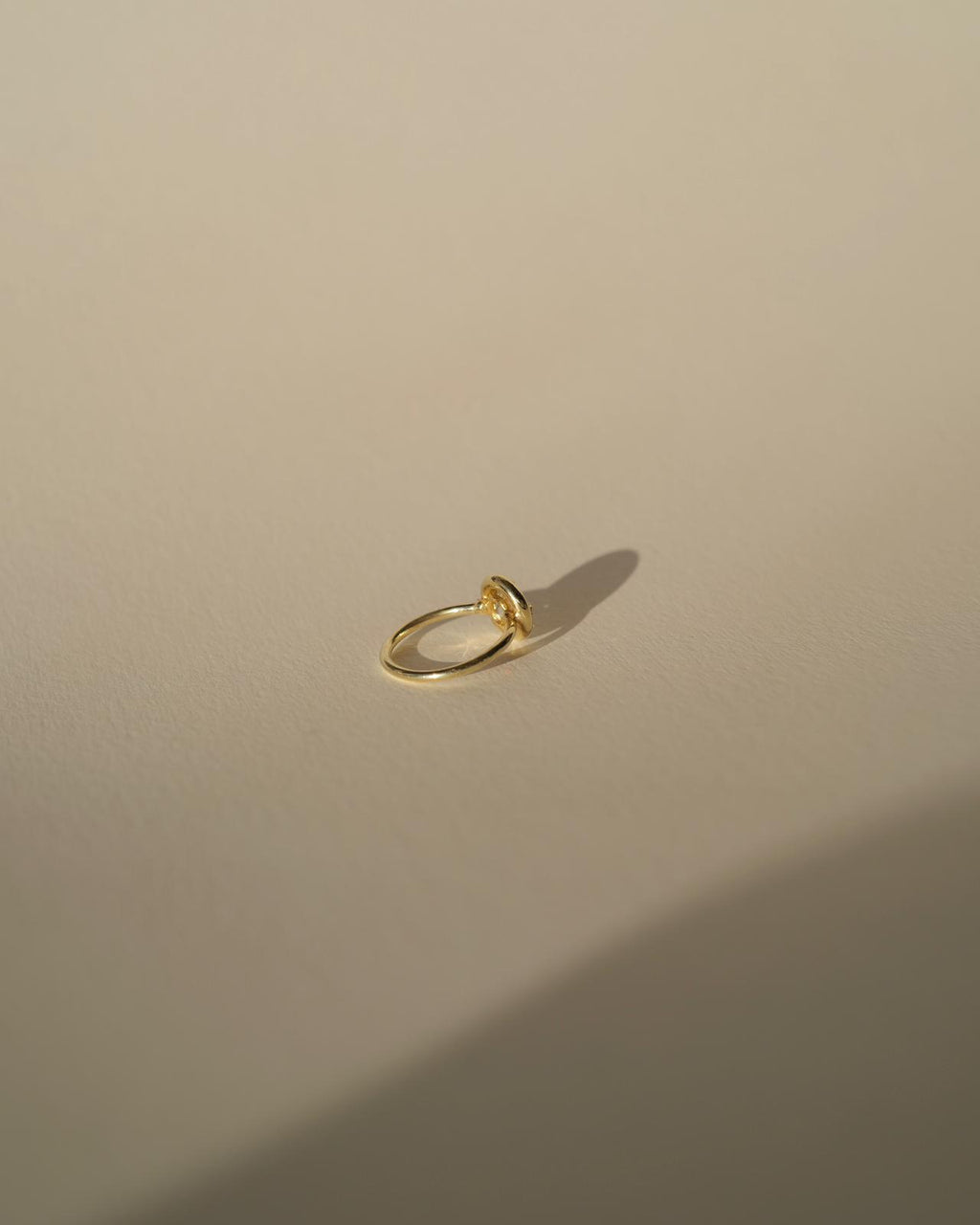 button gold diamond ring