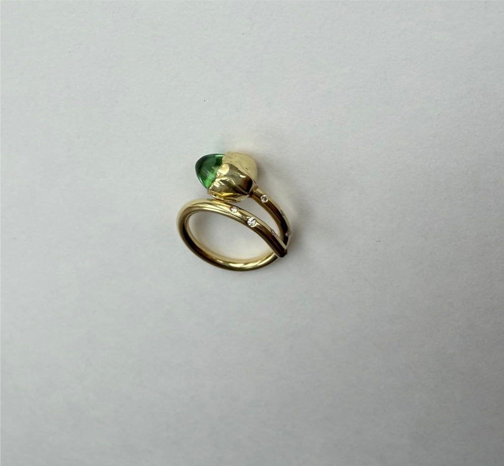 green tourmaline tulip pinkie ring