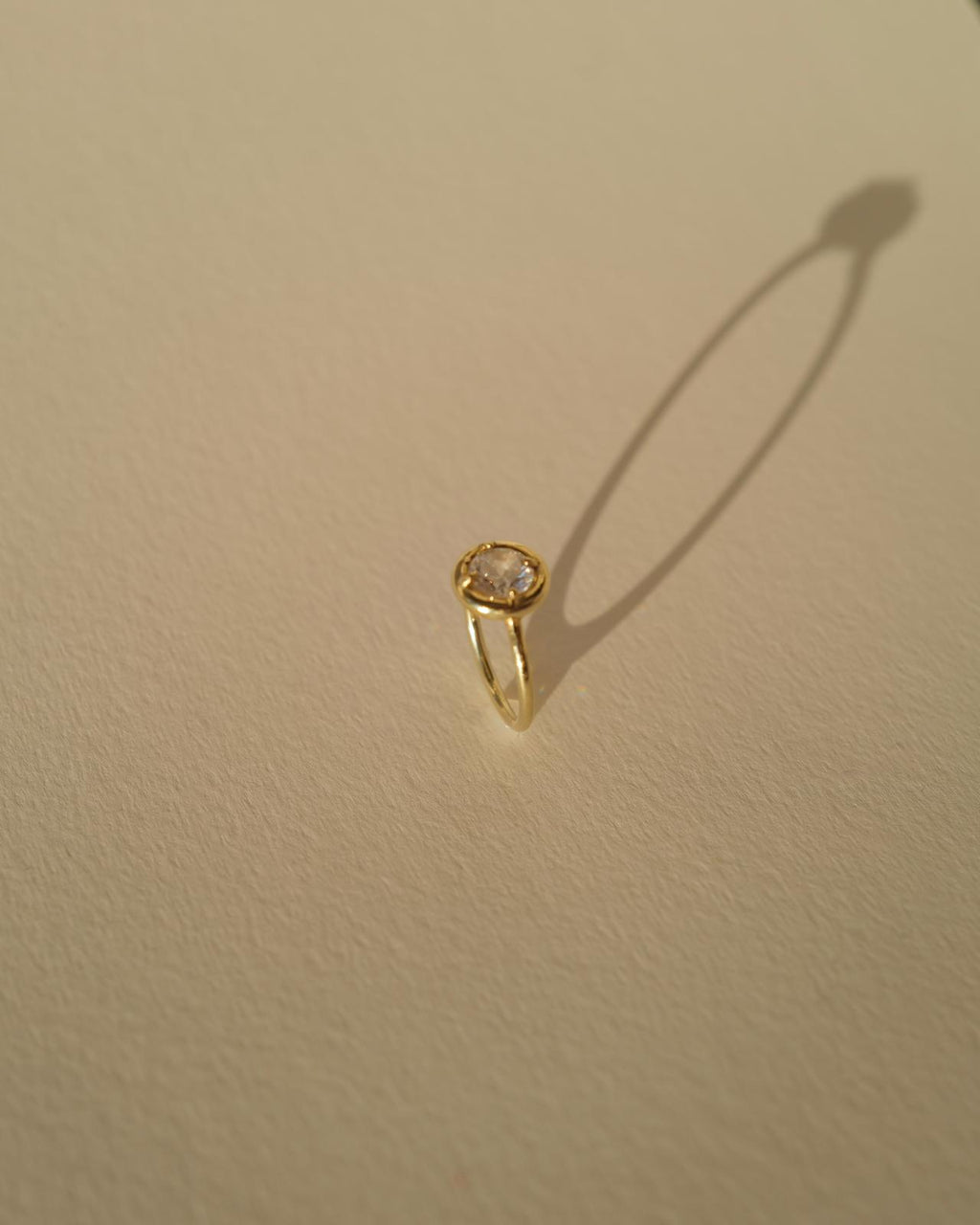 button gold diamond ring