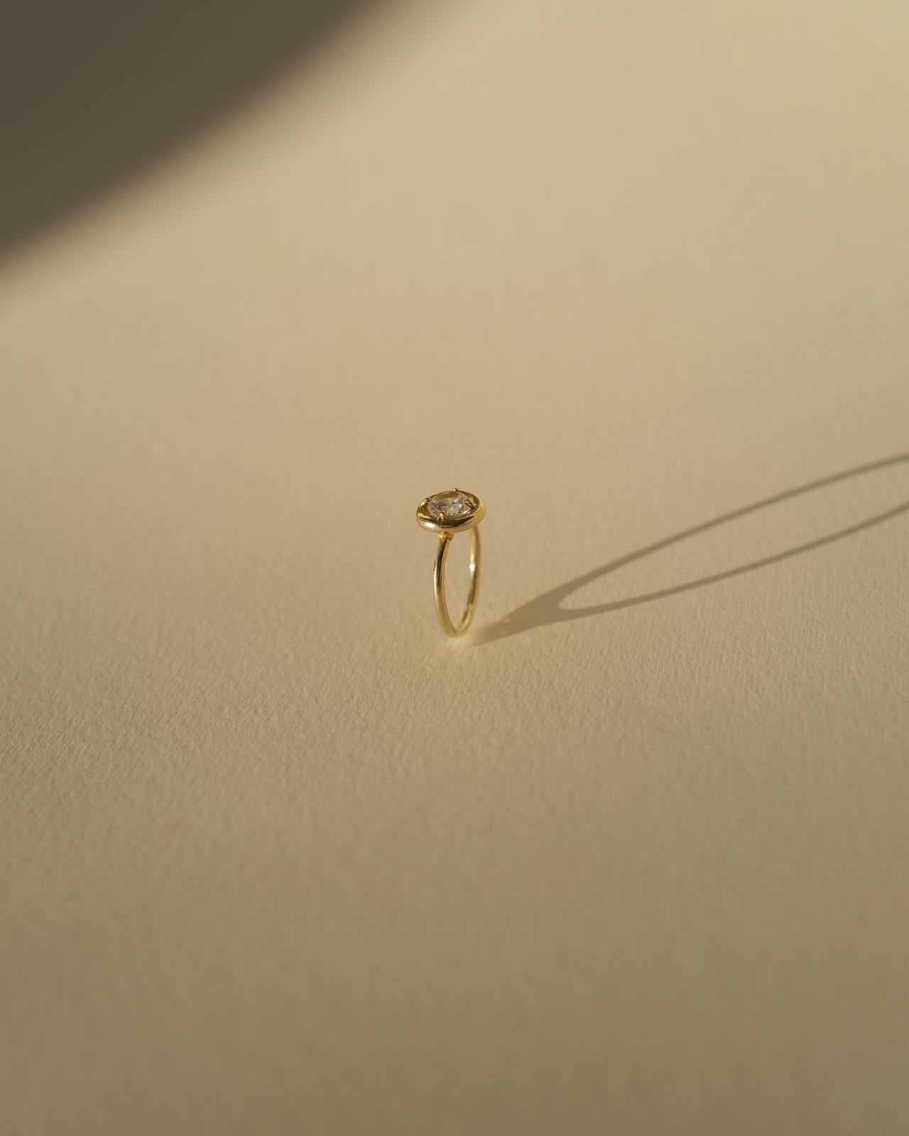 button gold diamond ring