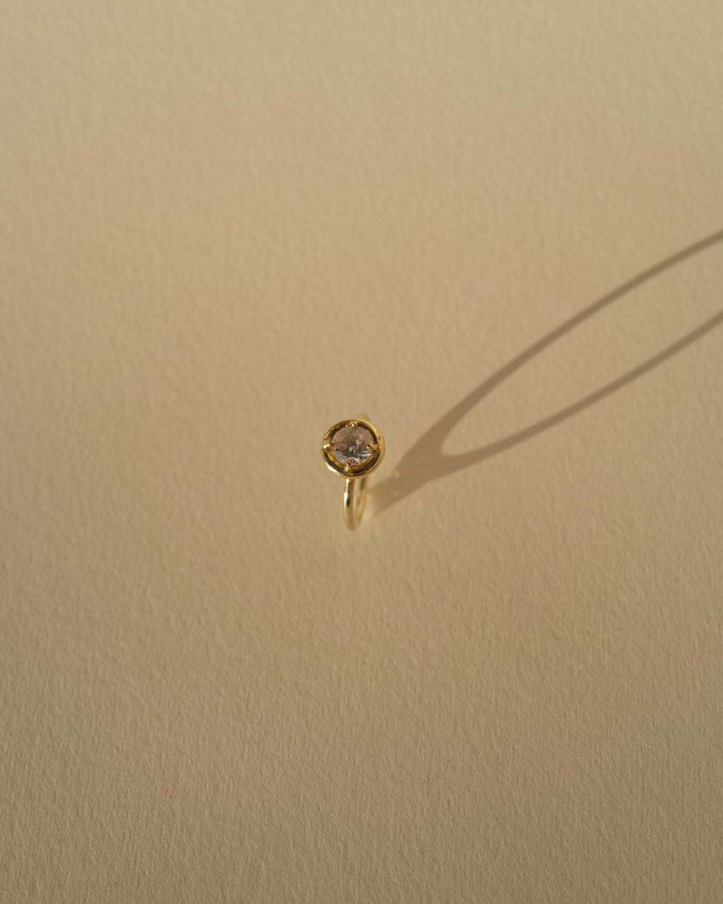 button gold diamond ring